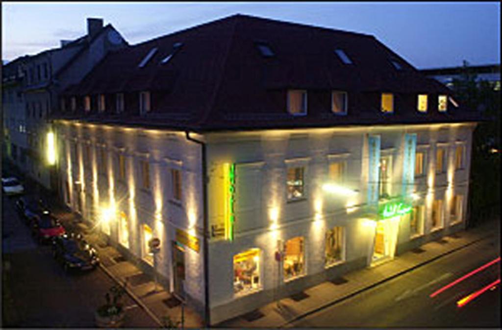 Hotel Geyer クラーゲンフルト エクステリア 写真