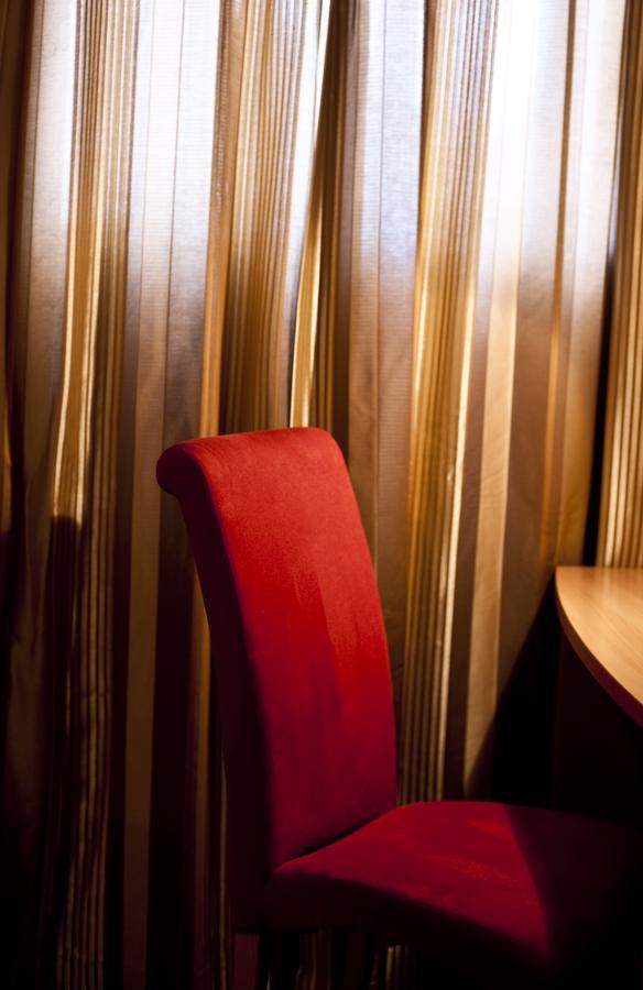 Hotel Geyer クラーゲンフルト エクステリア 写真