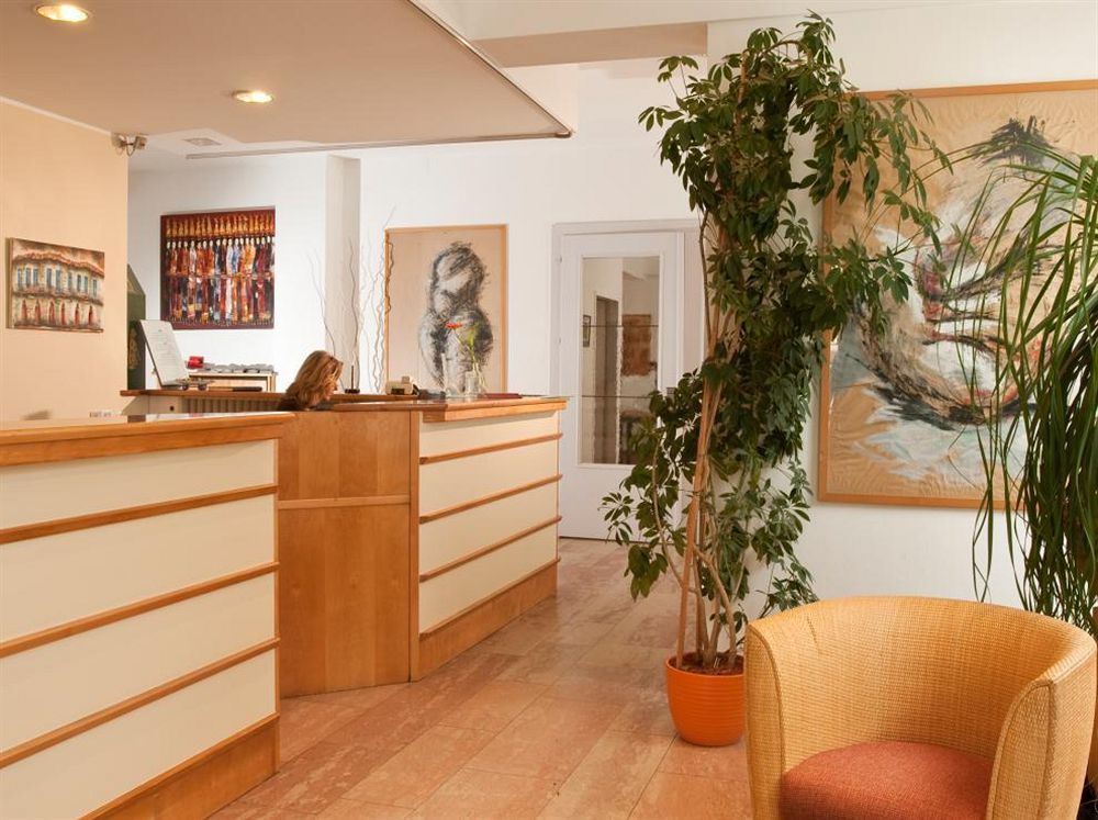 Hotel Geyer クラーゲンフルト エクステリア 写真