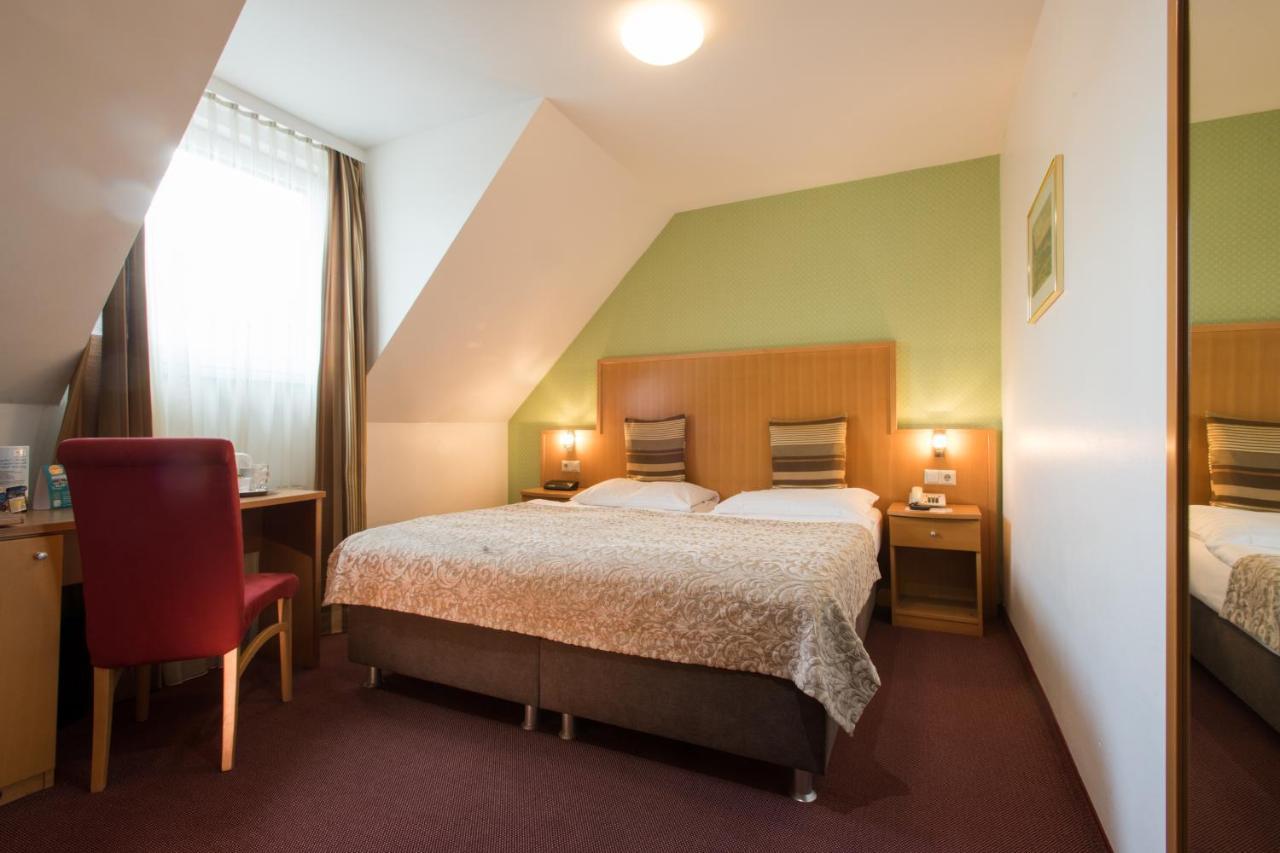 Hotel Geyer クラーゲンフルト エクステリア 写真