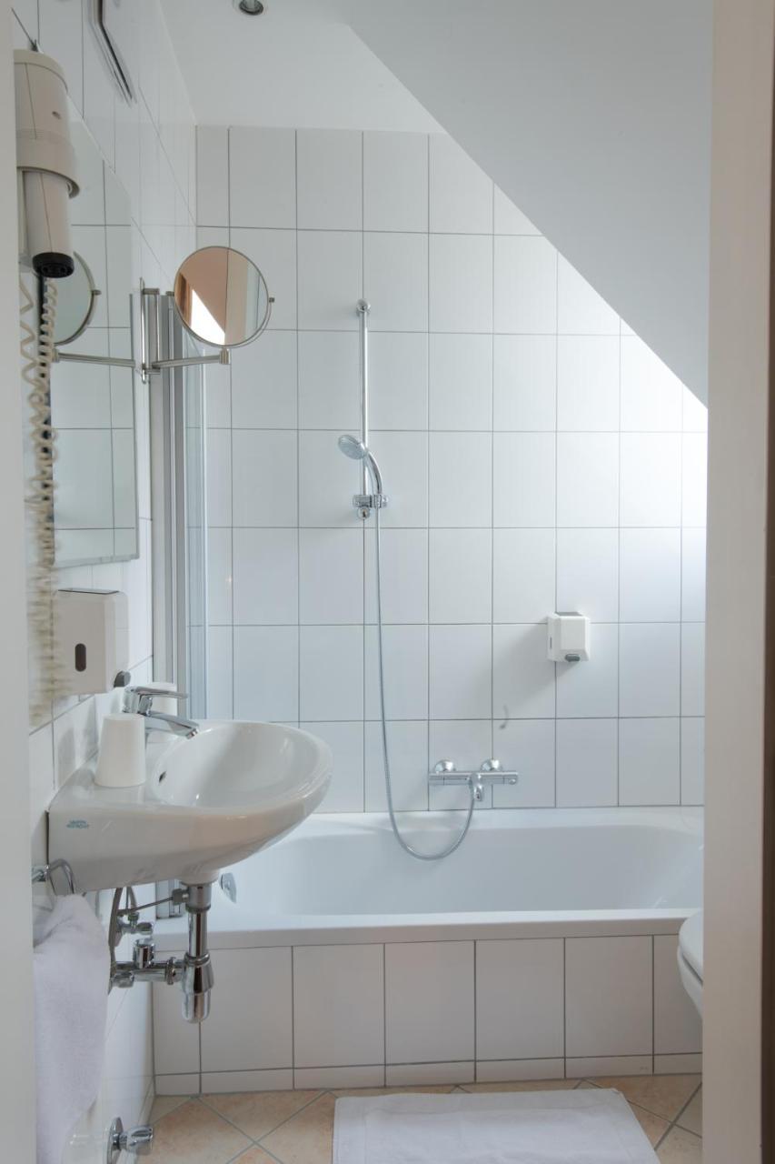 Hotel Geyer クラーゲンフルト エクステリア 写真